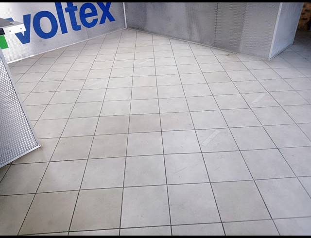 Showroom property to rent in ANDERBOLT